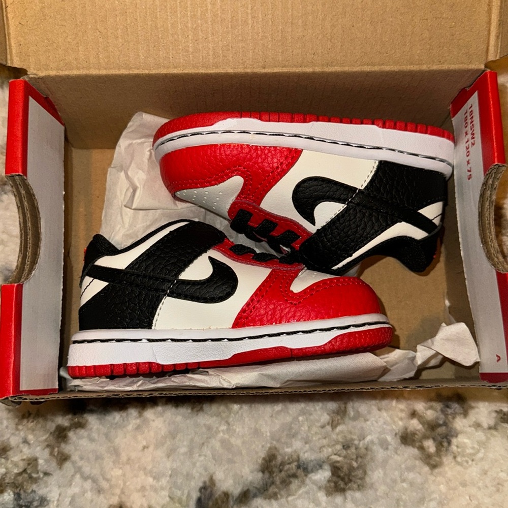 Nike Dunk Low size 4c